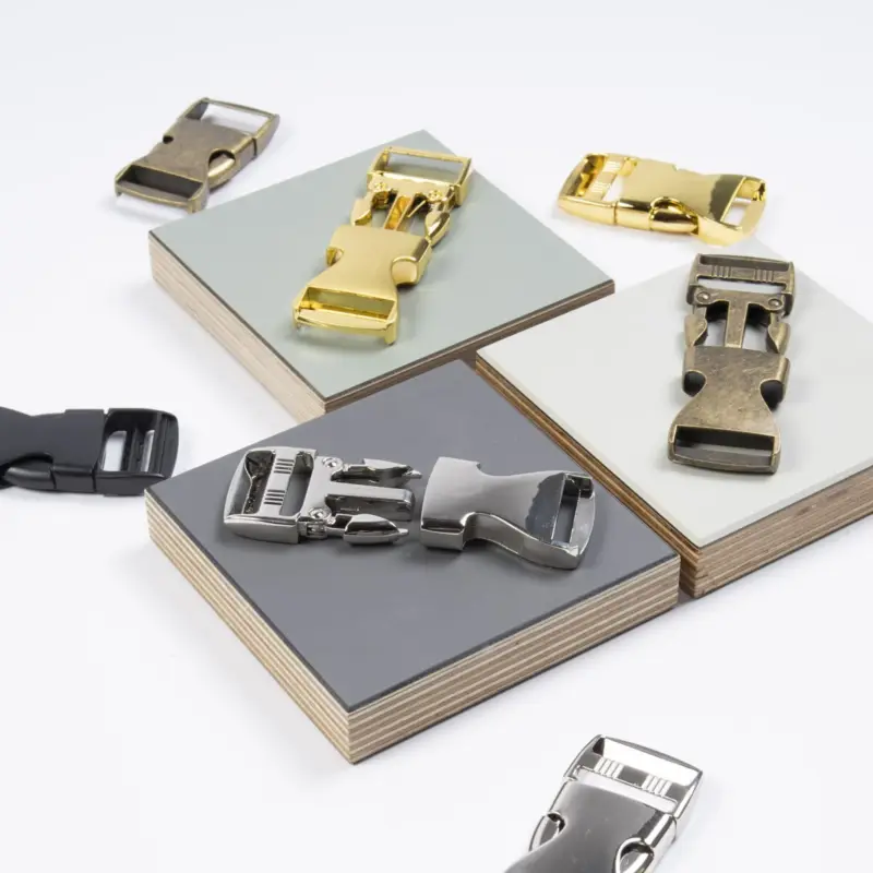 BUCKLE METAL Neue Ware