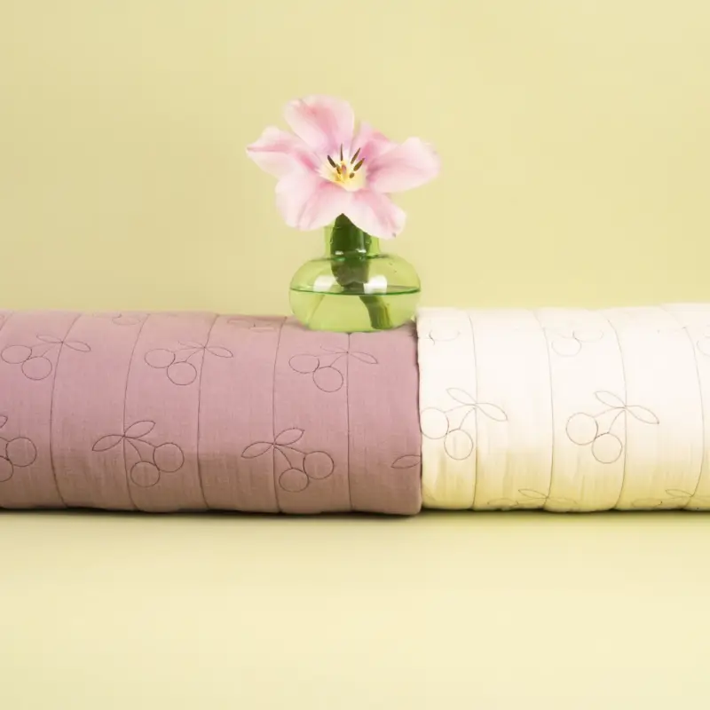 QUILTED DOUBLE GAUZE CHERRIES Neue Ware