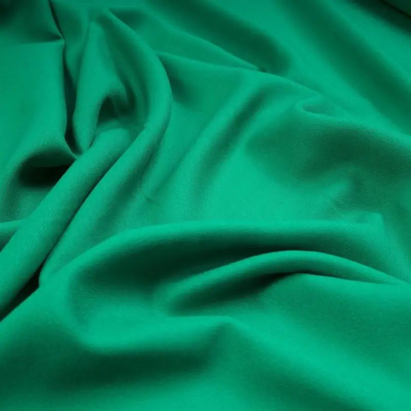 ECOVERO LEIA CREPE SOLID JOLLY GREEN Markenware