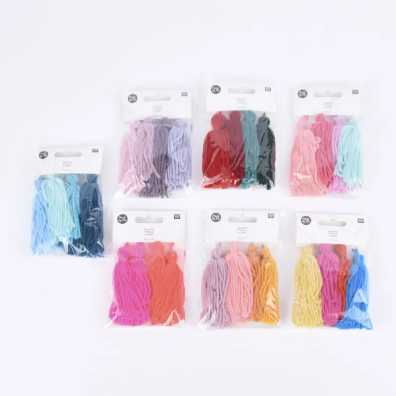 Rico Design Quasten groß 4 Stück 9cm verschiedene Farben Bestseller