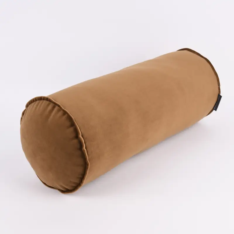 Top-Seller Nackenrolle aus Samt mit Kederumrandung cognac-braun 20x55cm von SCHÖNER LEBEN.