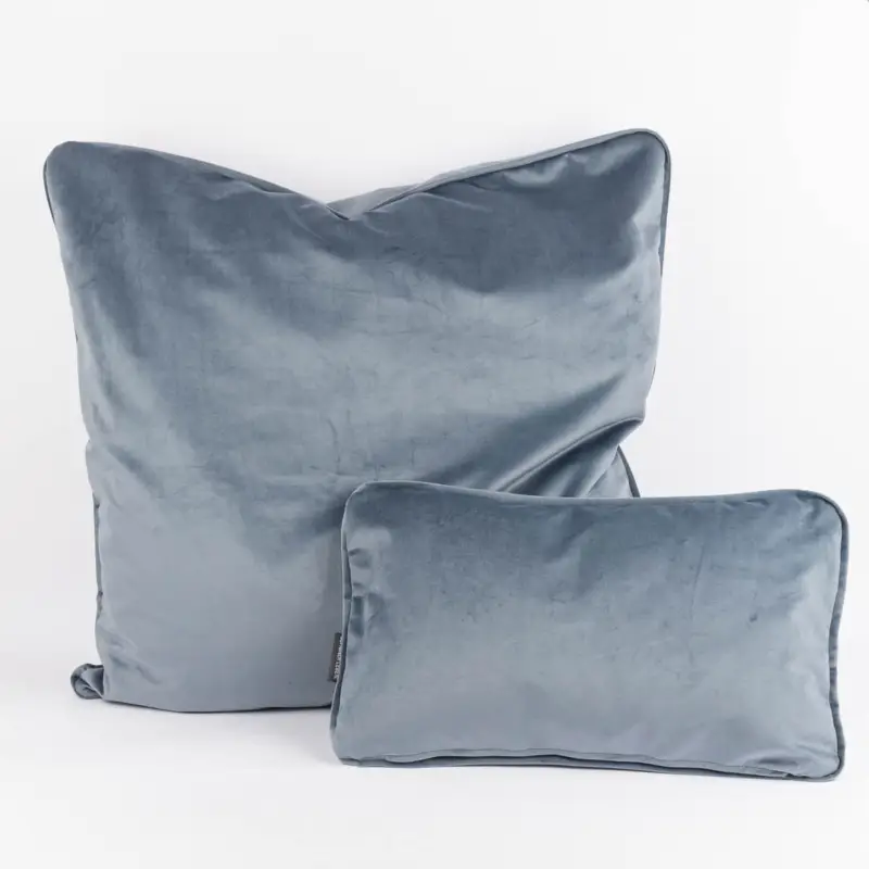 Samtkissen LeVelvet mit Kederumrandung und Federfüllung sky blau verschiedene Größen von SCHÖNER LEBEN. Preisknaller