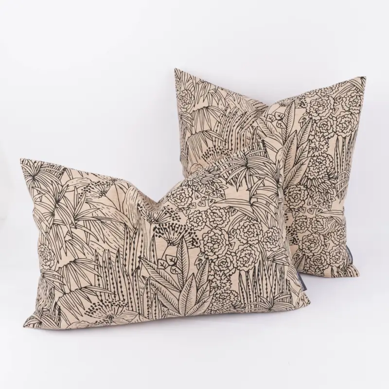 Begrenztes Angebot Kissenhülle Orphee Botanics Leinenlook natur schwarz in versch. Größen von SCHÖNER LEBEN.