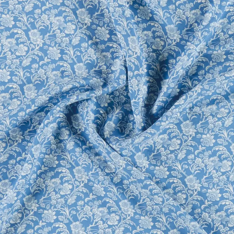Gewebte Viskose Hellstaubblau mit Blumen Neue Ware